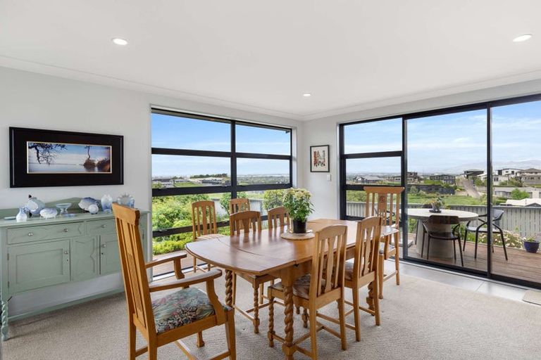 Photo of property in 107 Ruapehu Drive, Fitzherbert, Palmerston North, 4410