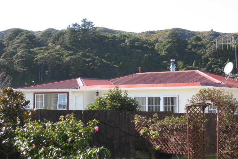 Photo of property in 6 Hyde Street, Wainuiomata, Lower Hutt, 5014