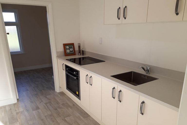 Photo of property in 1 Frood Street, Bulls, 4818