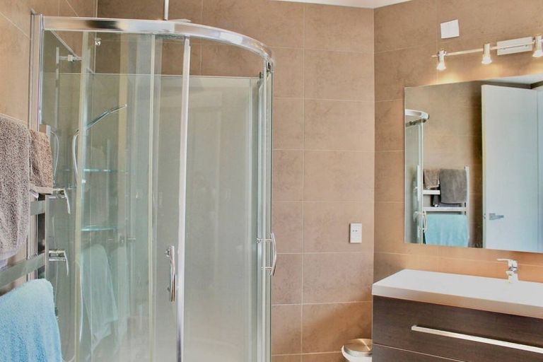 Photo of property in 15 Courtneys, West Harbour, Auckland, 0618