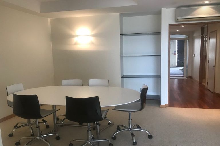 Photo of property in The Sands Apartments, 10/47 The Strand, Takapuna, Auckland, 0622