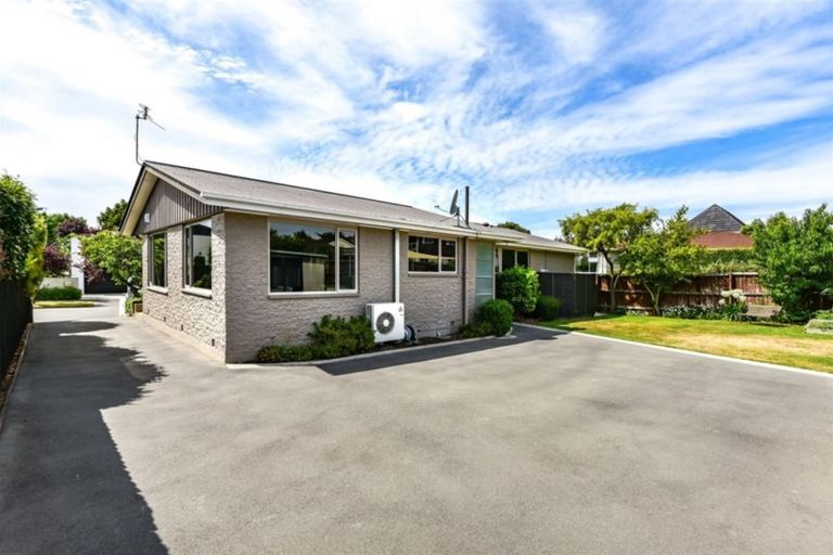 Photo of property in 15 Harrowdale Drive, Avonhead, Christchurch, 8042