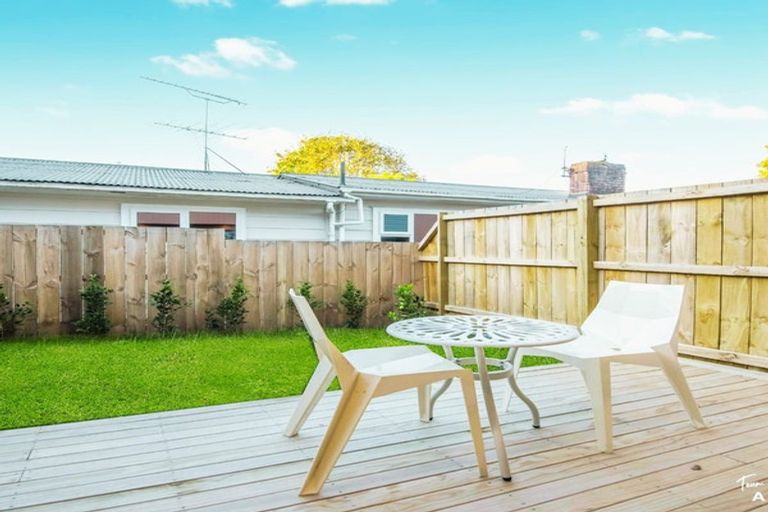 Photo of property in 3/11 Stottholm Road, Titirangi, Auckland, 0604