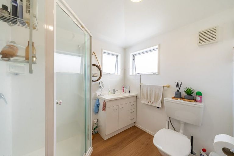 Photo of property in 13 Whites Line West, Woburn, Lower Hutt, 5010