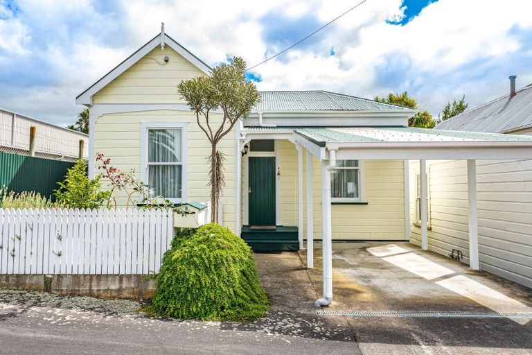 Photo of property in 6 Park Place, Whanganui, 4500
