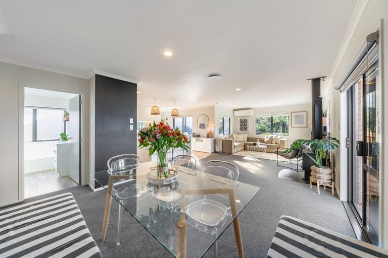 Photo of property in 23 Percy Kinsman Crescent, Riverstone Terraces, Upper Hutt, 5018