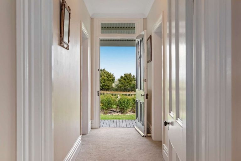 Photo of property in 1093 Waiuku Road, Waiuku, 2681