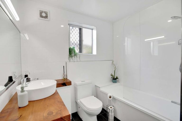 Photo of property in 11a Larch Place, Casebrook, Christchurch, 8051