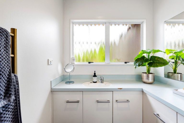 Photo of property in 1 Balmoral Street, Taradale, Napier, 4112