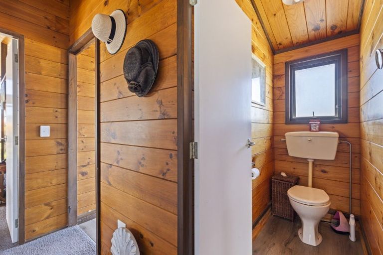 Photo of property in 2 Honnor Place, Hurdon, New Plymouth, 4310