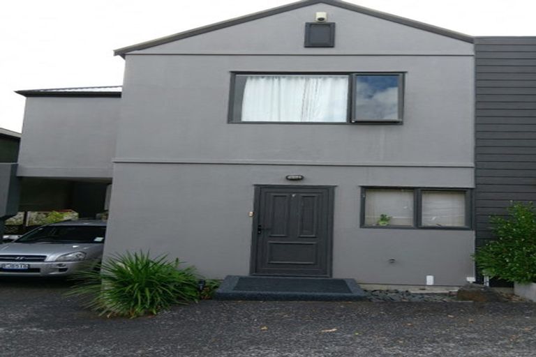 Photo of property in 6/44 Fields Parade, Oteha, Auckland, 0632