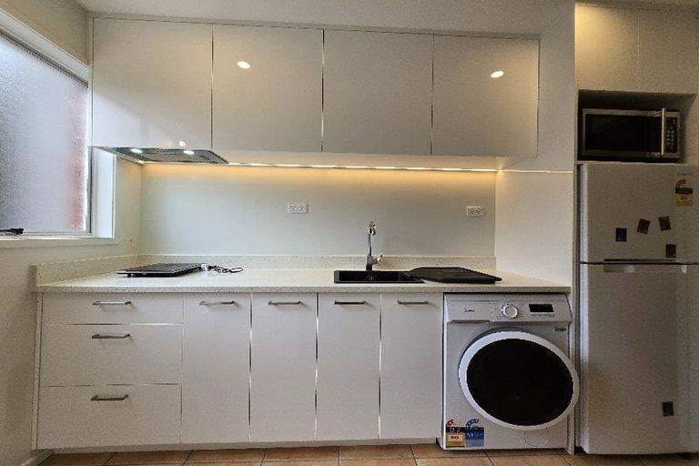 Photo of property in 10 Tercel Place, Sunnyhills, Auckland, 2010