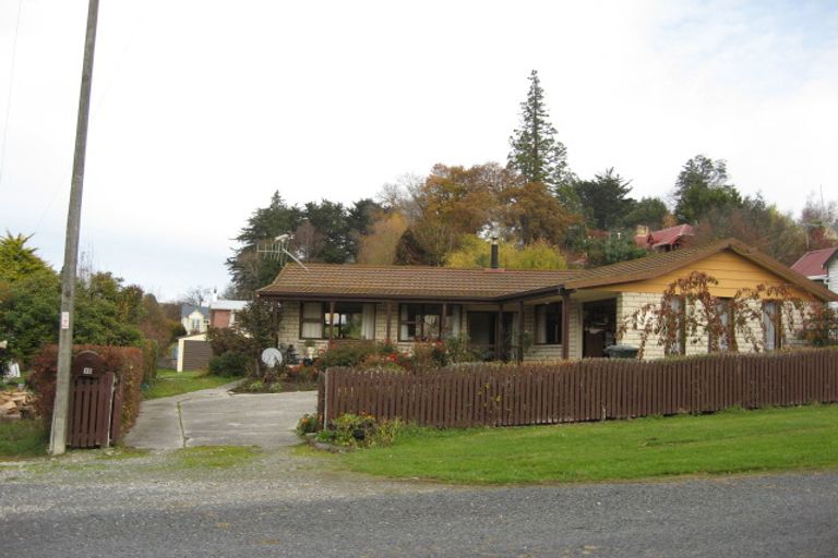 Photo of property in 10 Lismore Street, Lawrence, 9532