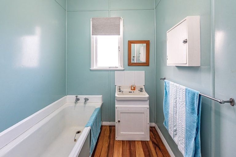 Photo of property in 34 Burton Avenue, Whanganui East, Whanganui, 4500