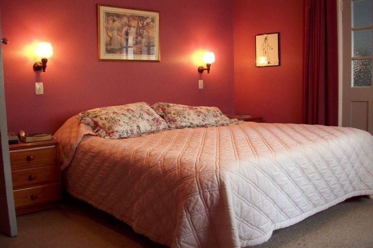 Photo of property in 21 Pencarrow Street, Highbury, Palmerston North, 4412