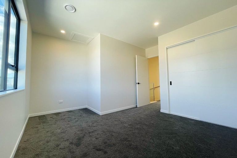 Photo of property in 18 Puihi Crescent, Massey, Auckland, 0614