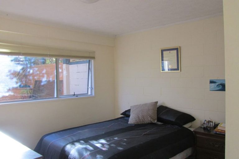 Photo of property in 1/36 Saddleback Rise, Murrays Bay, Auckland, 0630