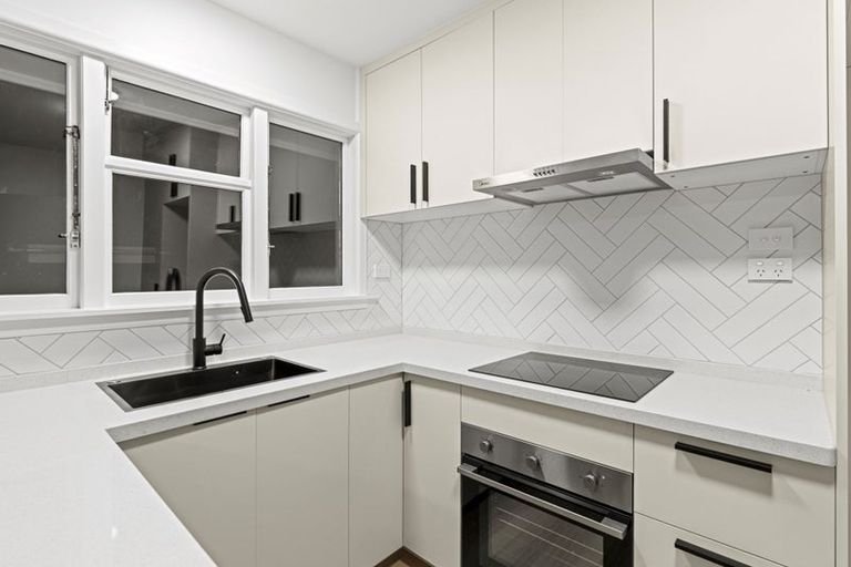 Photo of property in 340 Memorial Avenue, Burnside, Christchurch, 8053