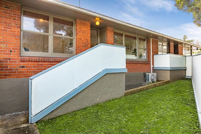 Photo of property in 3/236 Lake Road, Hauraki, Auckland, 0622