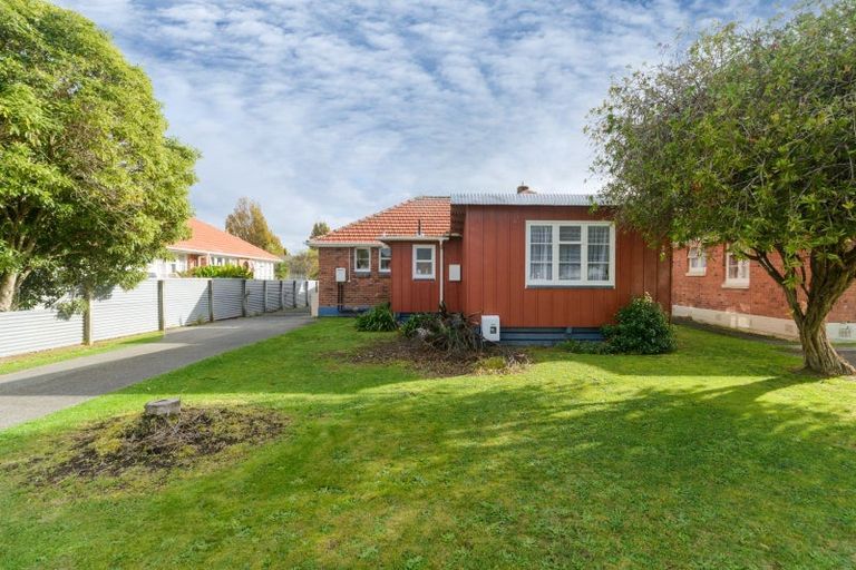 Photo of property in 33 Andrew Avenue, Roslyn, Palmerston North, 4414