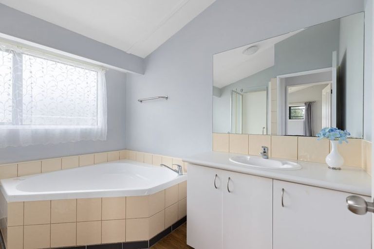 Photo of property in 31f Springs Road, Parakai, 0830