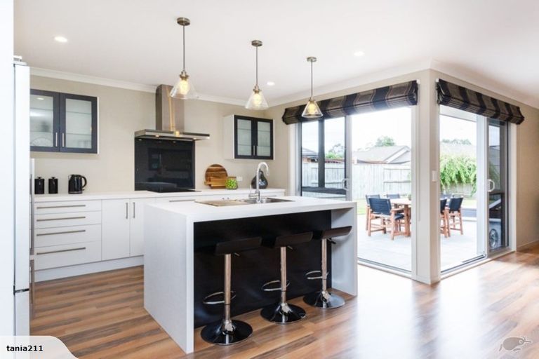 Photo of property in 10 Chestnut Close, Kelvin Grove, Palmerston North, 4414