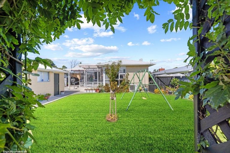 Photo of property in 15 Waratah Street, Avondale, Christchurch, 8061