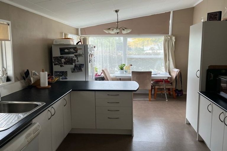 Photo of property in 44 Harmel Road, Glendene, Auckland, 0602