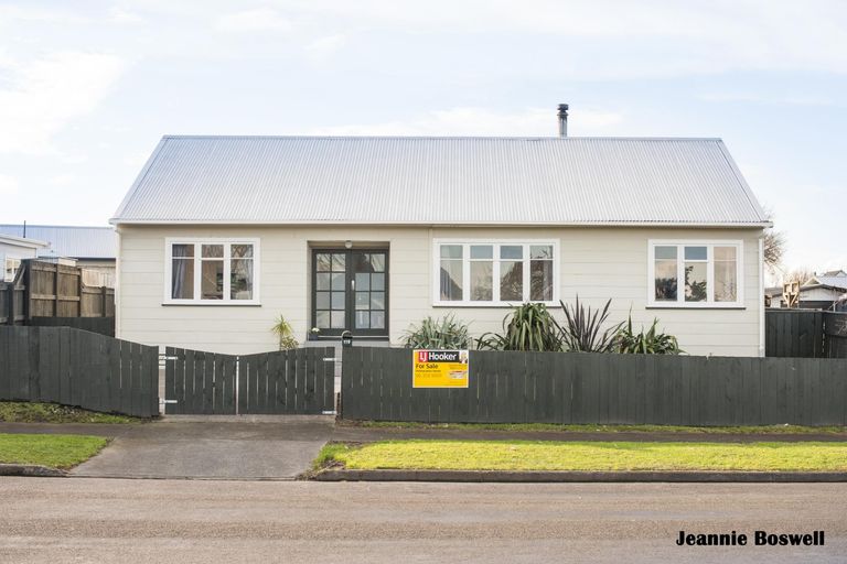 Photo of property in 119 Sherwill Street West, Feilding, 4702