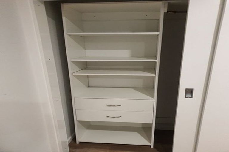 Photo of property in 18 Hydra Place, Glen Eden, Auckland, 0602