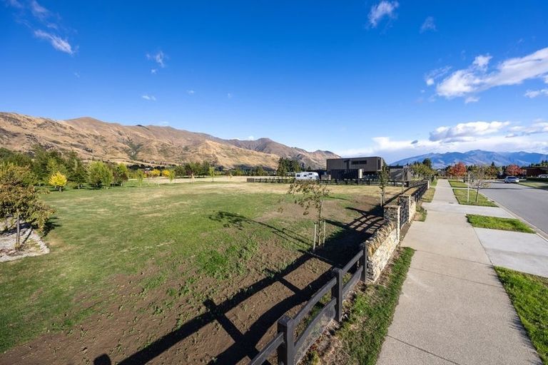 Photo of property in 12 Deans Drive, Wanaka, 9305