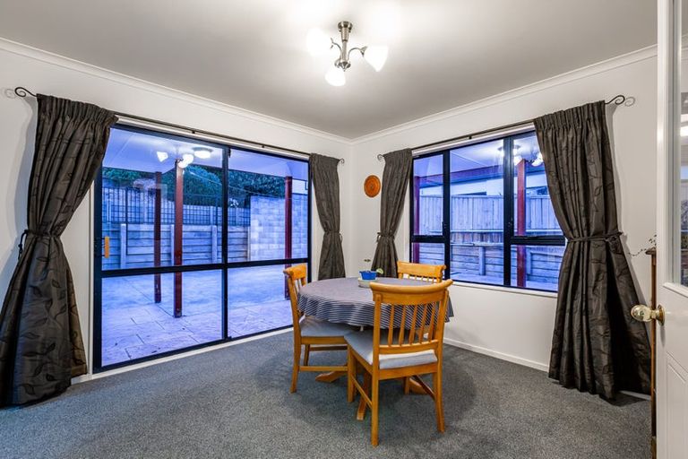 Photo of property in 14 Bowman Place, Whitby, Porirua, 5024