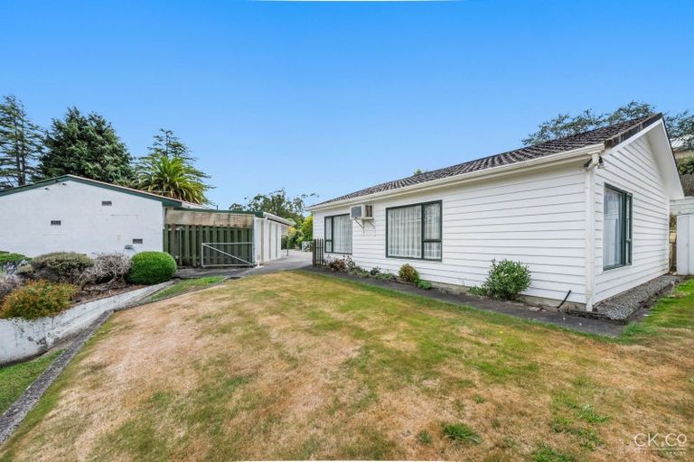 Photo of property in 42 Norana Road, Maoribank, Upper Hutt, 5018