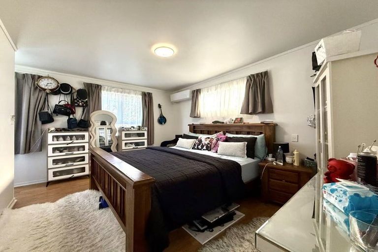 Photo of property in 38 Larissa Avenue, Henderson, Auckland, 0610