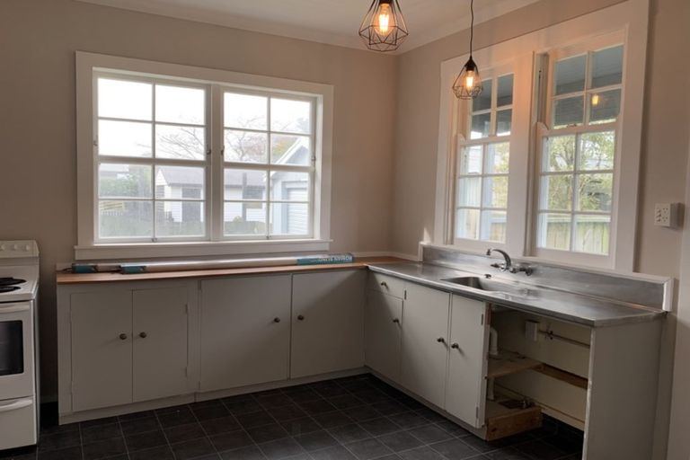 Photo of property in 27 Miro Street, Takaro, Palmerston North, 4410