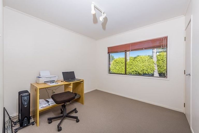 Photo of property in 68 Anich Road, Massey, Auckland, 0614