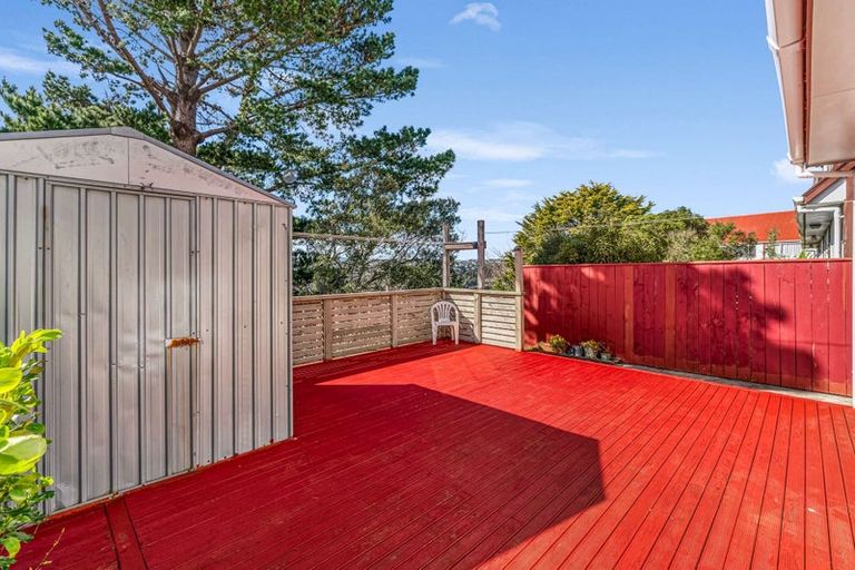 Photo of property in 19 Hollydale Grove, Churton Park, Wellington, 6037