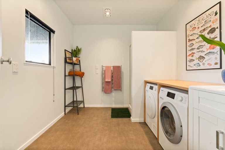 Photo of property in 19 Kaitawa Road, York Bay, Lower Hutt, 5013