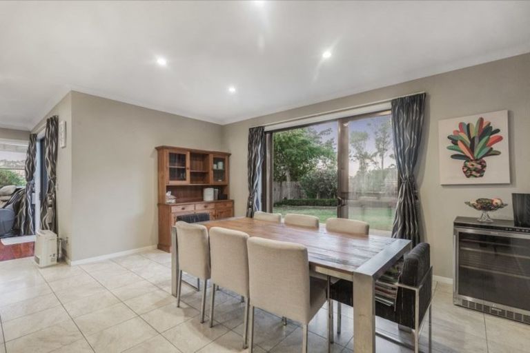 Photo of property in 14g Baulcomb Parade, Windsor Park, Auckland, 0632