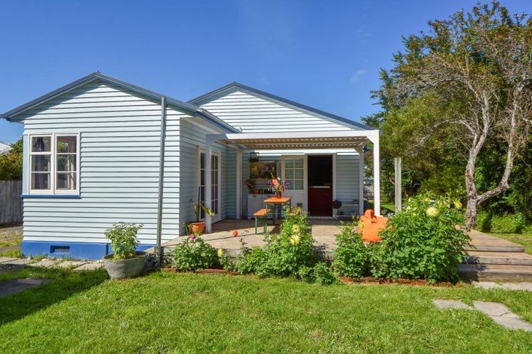 Photo of property in 8 Kent Street, Carterton, 5713