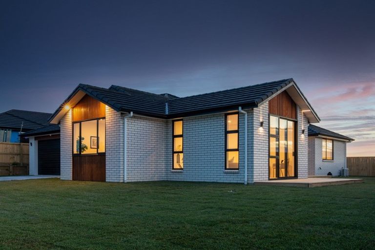 Photo of property in 22 Tokerau Drive, Rototuna North, Hamilton, 3210