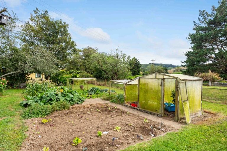 Photo of property in 332 Kuku East Road, Kuku, Levin, 5570