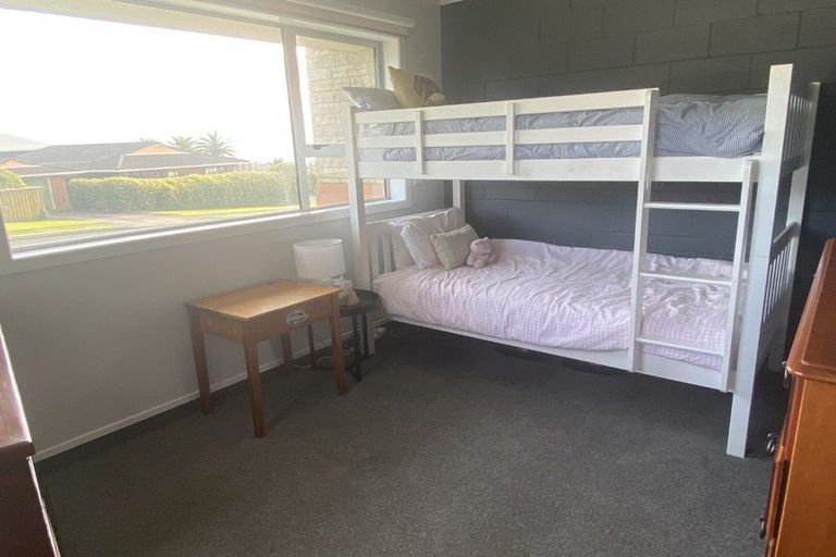 Photo of property in 3 Dixon Street, Oakura, 4314