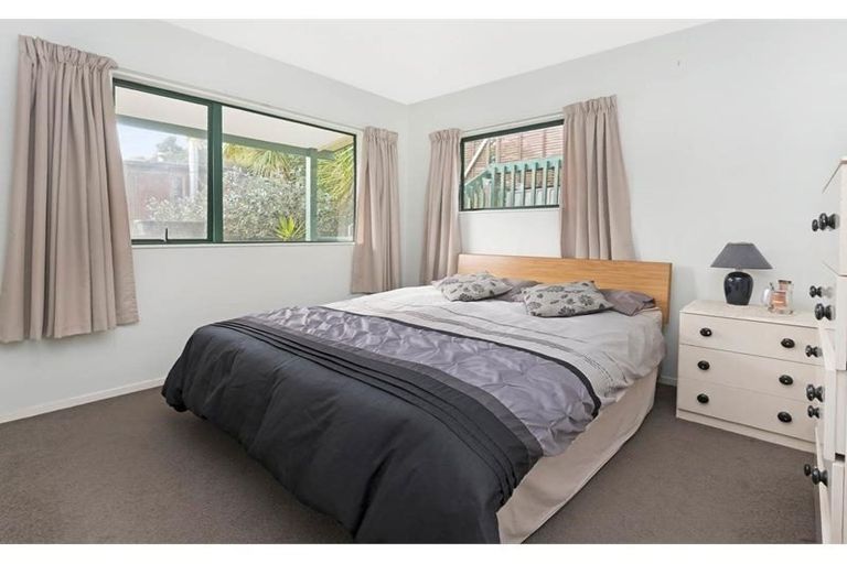 Photo of property in 29 Bert Wilson Place, Cockle Bay, Auckland, 2014