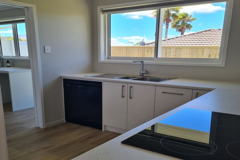 Photo of property in 1/83 Harris Street, Pukekohe, 2120