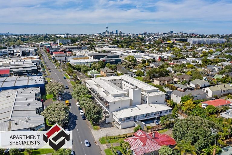 Photo of property in 325/26 Morningside Drive, Morningside, Auckland, 1025