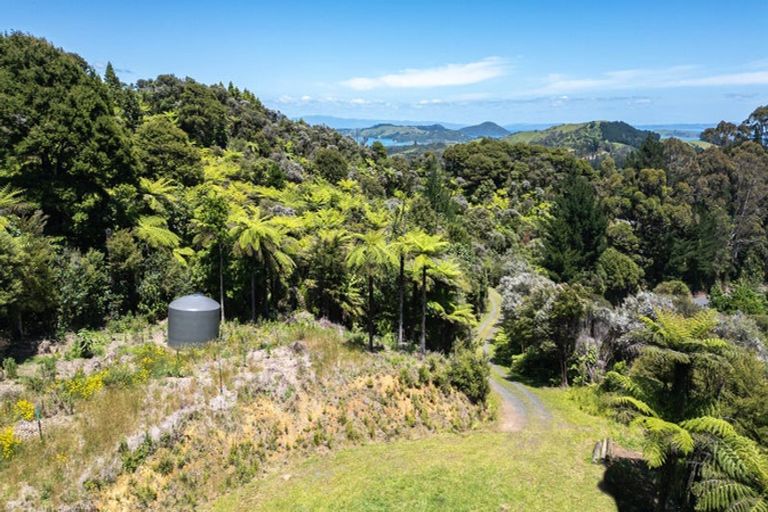 Photo of property in 1092 Driving Creek Road, Coromandel, 3583