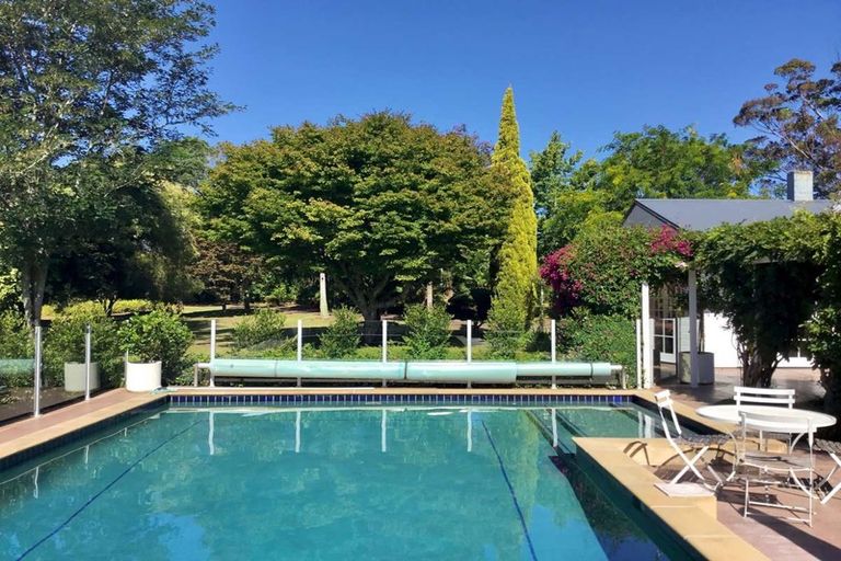 Photo of property in 37 Riverview Road, Kerikeri, 0230