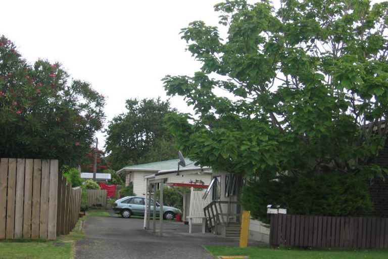 Photo of property in 1/270 Birkdale Road, Birkdale, Auckland, 0626