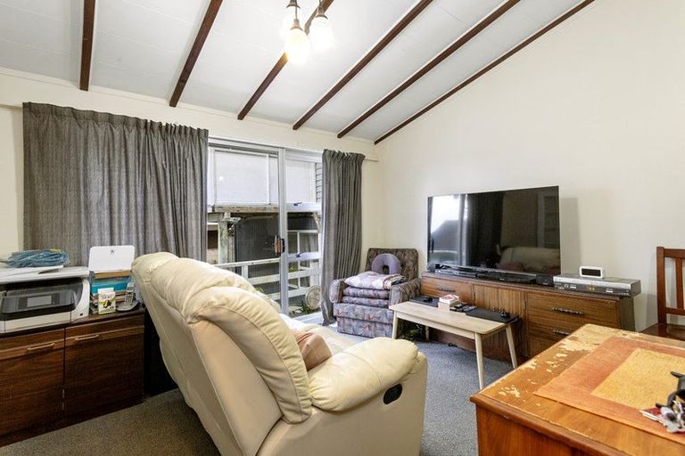 Photo of property in 26 Fyvie Avenue, Tawa, Wellington, 5028